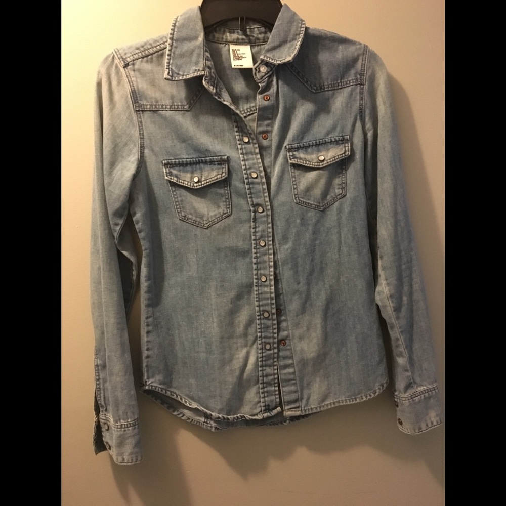 Denim snap away shirt.